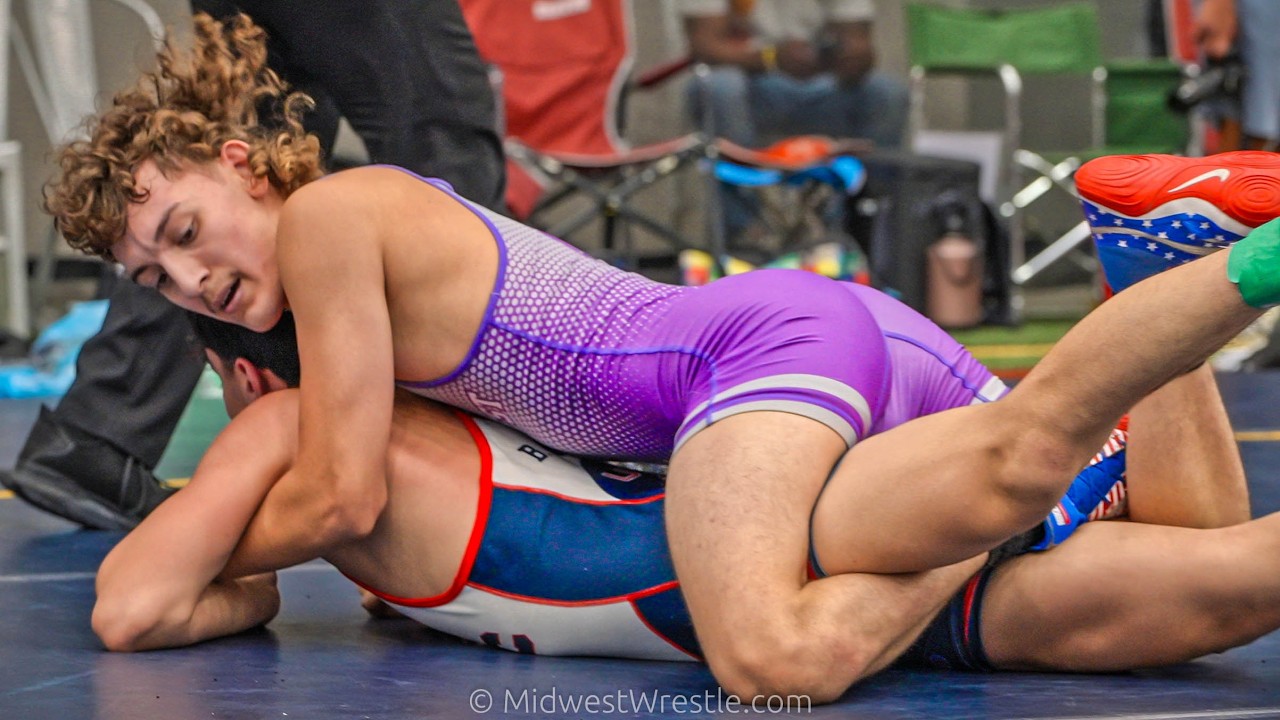138 – Amin Mardanzai {G} of Wright Way Wrestling 2 IN vs. Sam Armstrong {R} of Ben Davis HS