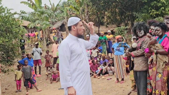 Qizning katta labiyasi haqida video Qizning katta labiyasi haqida video