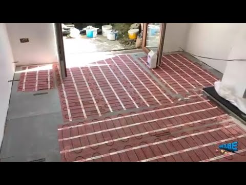 Videó: A padlók feltöltése saját kezűleg. A meleg és önterülő padló öntésének technológiája, a munka megkezdéséhez szükséges keverékek