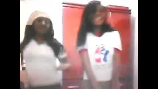 Karine E Aline Dançando