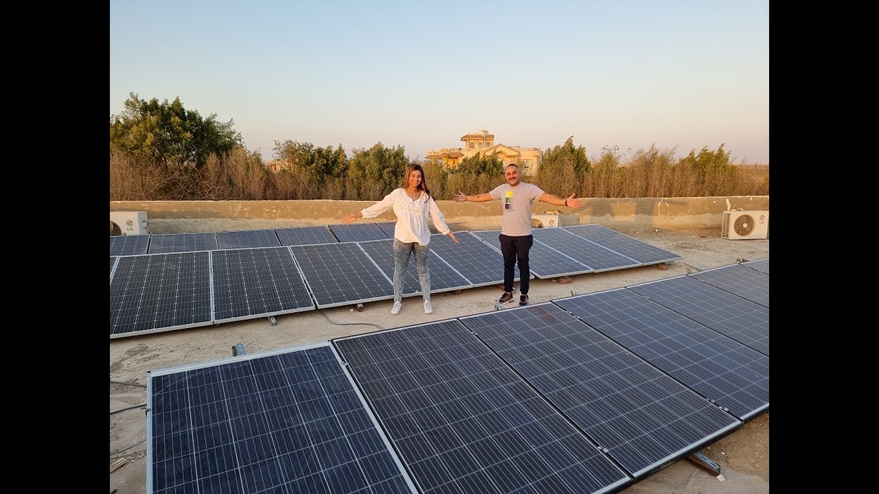 الطاقة الشمسية وعلاقتها بلاسيارات الكهربائية هتشحن ببلاش طول العمرtonylatif #hyundai#kona#طاقة#شمسية