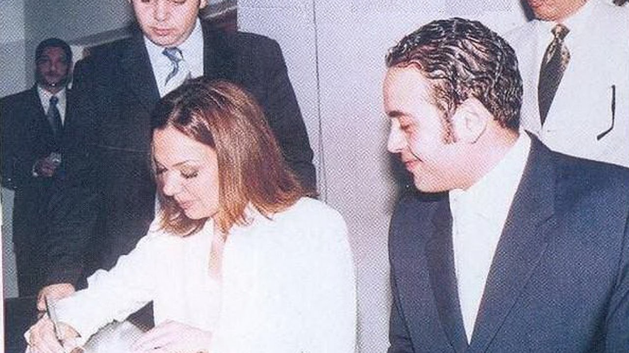 زواج ساره بنت الفنان الزعيم عادل امام من عضو جماعة الاخوان المسلمين مفاجاة Youtube