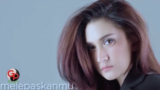 Nafa Urbach - Melepasmu Kelemahanku (Official Lyric) chords