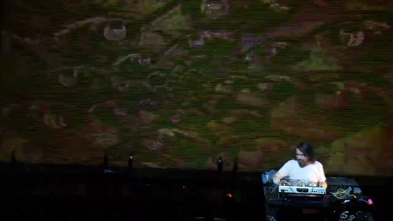 Self Oscillation - live techno mit Çöp, Timo Düfner und Tschänz