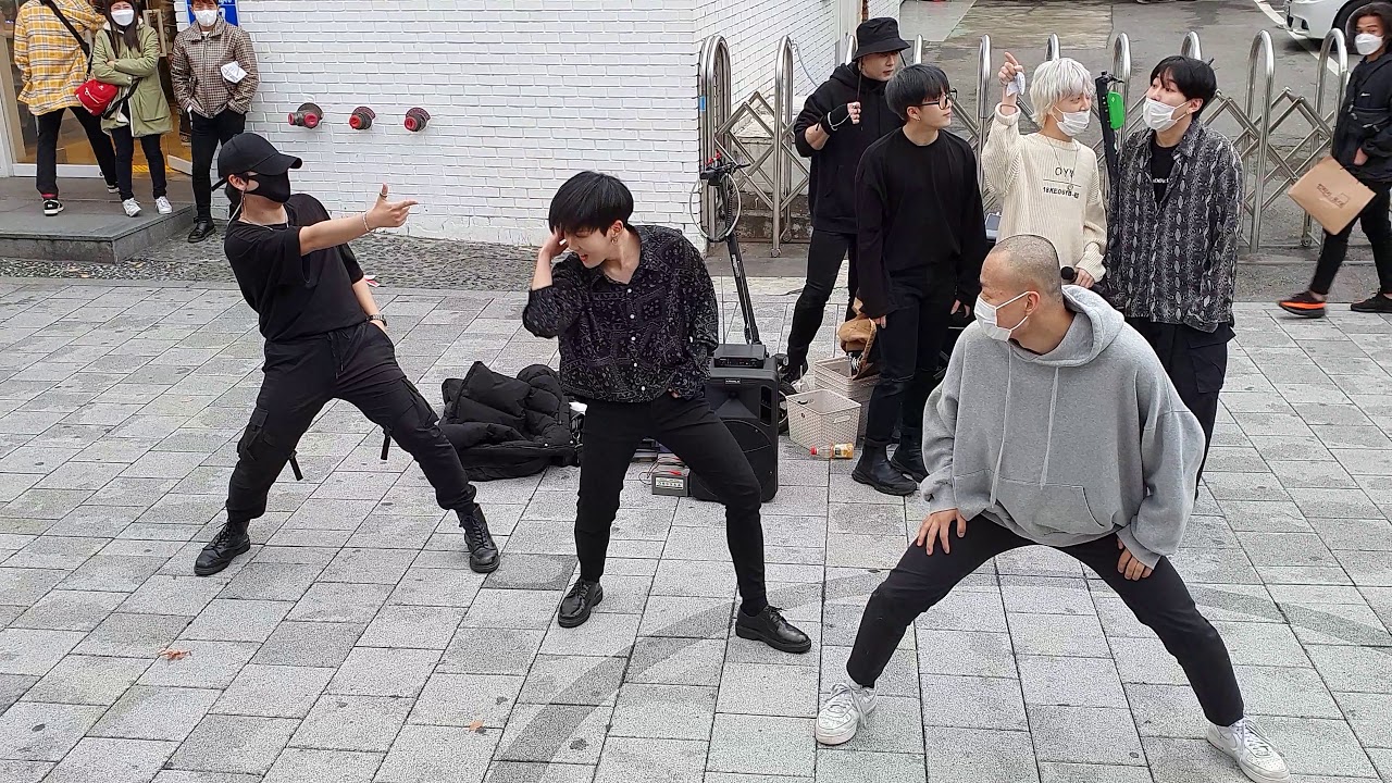 리미트(Limit)/ Dynamite - BTS(방탄소년단) 홍대버스킹(HongDae Busking) 20201122