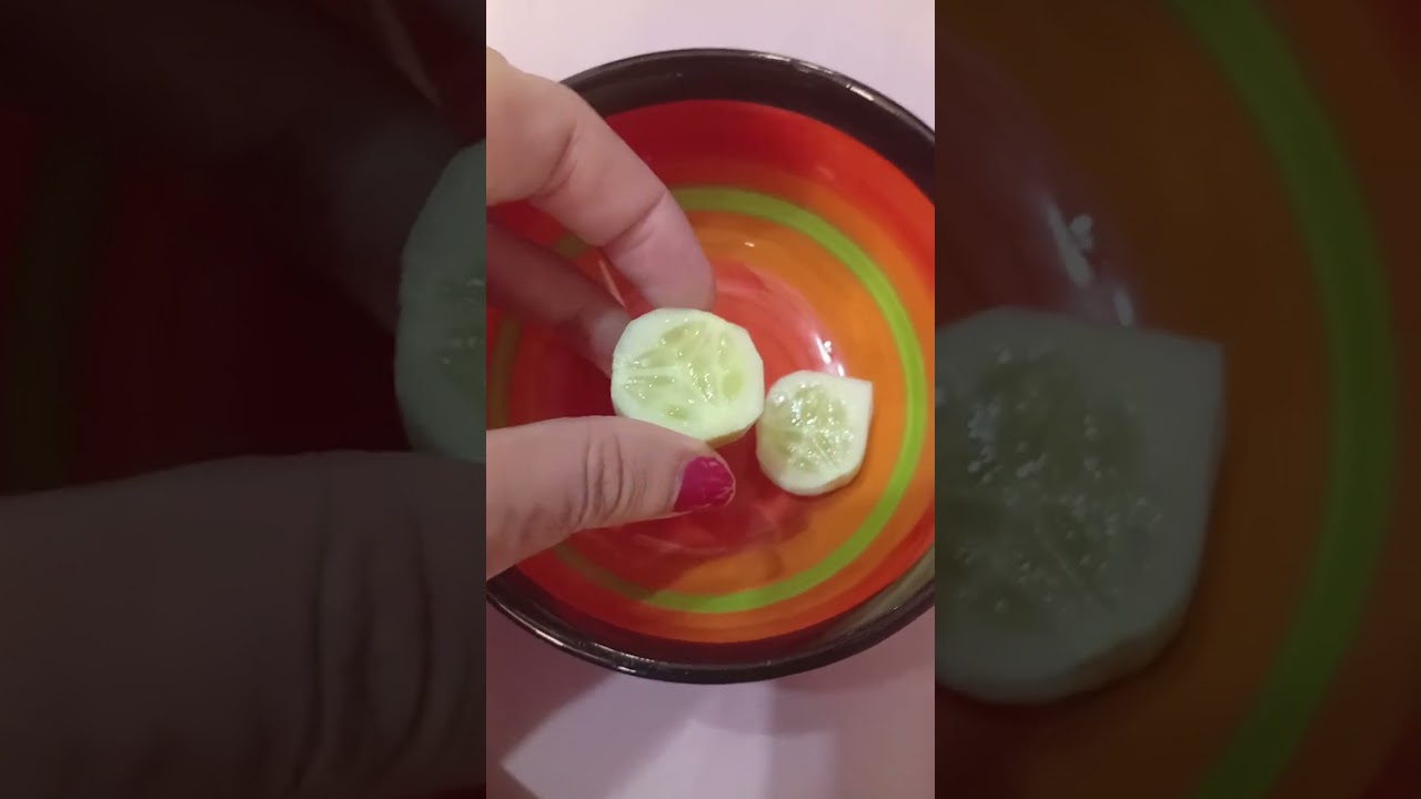 طريقة تقديم الخضر للطيور  (  الحسون🐦  )