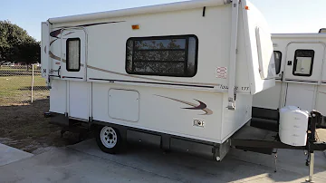 Easy To Pull, Easy To Store And Sleeps 6! 2005 Hi Lo 17T