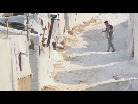 الأحوال الجوية السيئة تضاعف معاناة اللاجئين السوريين في لبنان