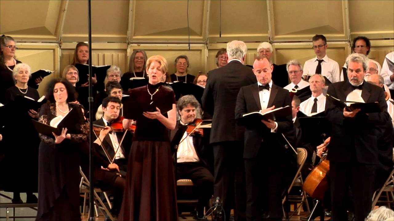 Excerpt of Benedictus from Mozart's Requiem - YouTube