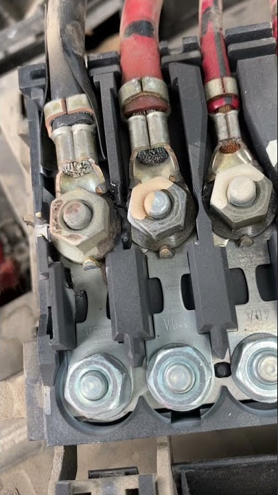 Automotive Failures, Loose Positive Cable, 2006 Beetle #GranMecanico #shortsMexico