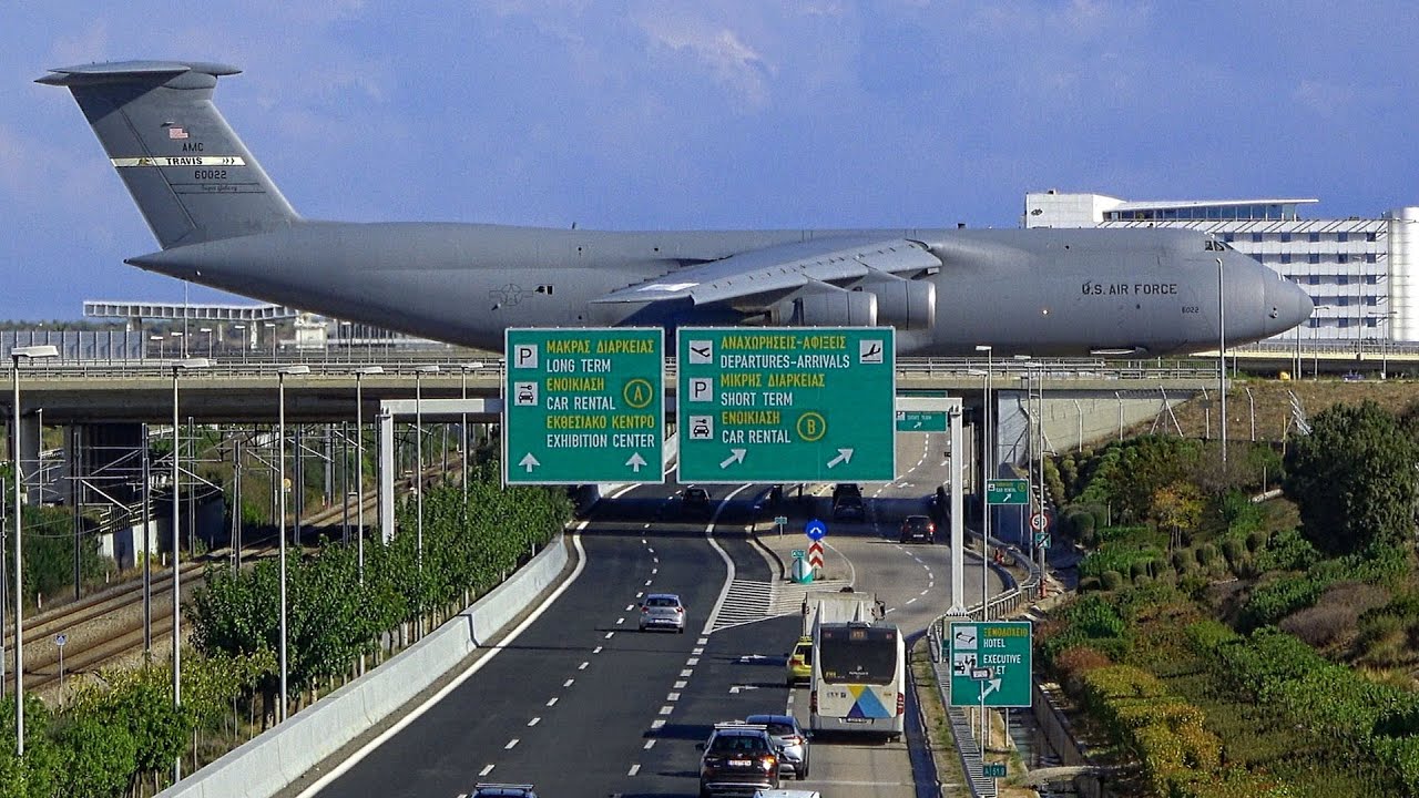 American Air Force B-52 Bomber Blows Up Its Wings For Take-off