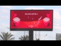 Nescafé affiche messages d'amour écrans
