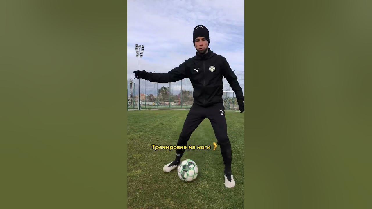 Ноги Роналду и Месси