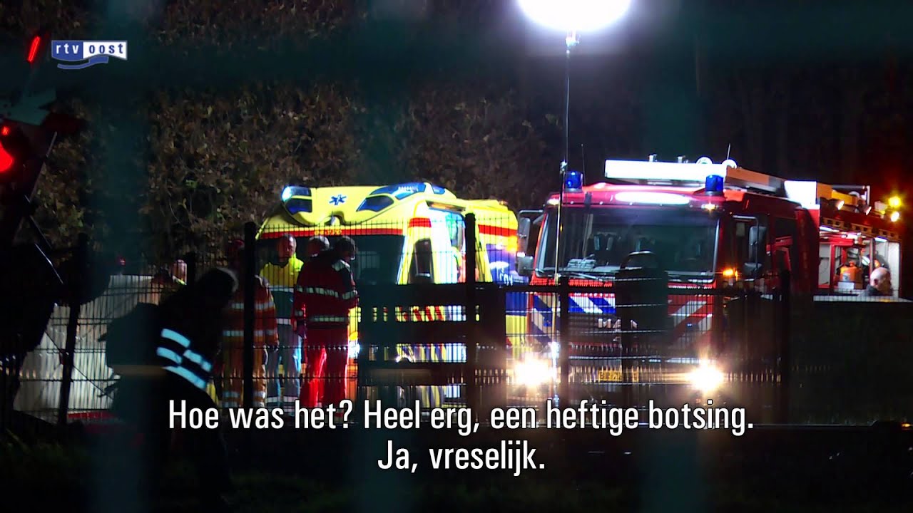 Vrachtwagenchauffeur overleden na botsing met trein bij Diepenveen