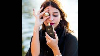 Product photoshoot with model