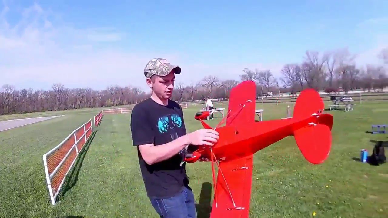 A day at the RC flying field planes,Helis,and a invertrix 400 Drone