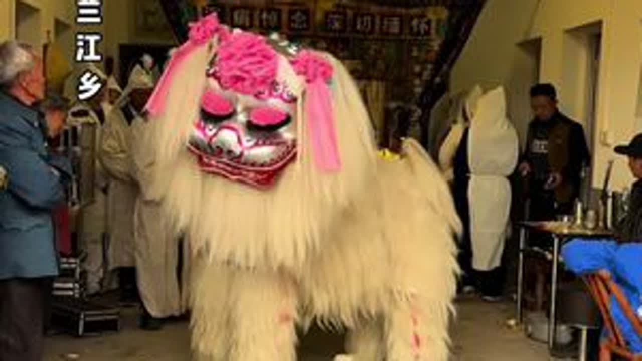 我以为抬起头眼泪就不会出来了！