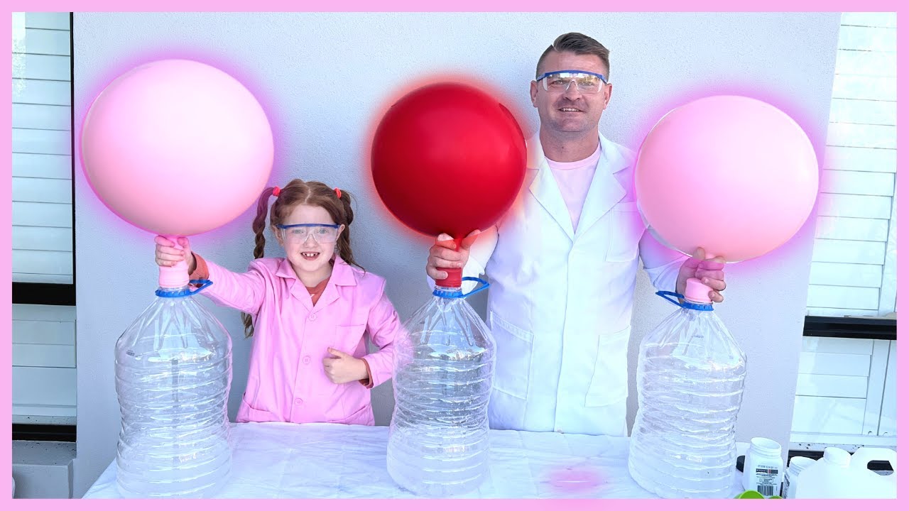 BLOWING UP GIANT BALLOON Baking Soda and Vinegar Experiment
