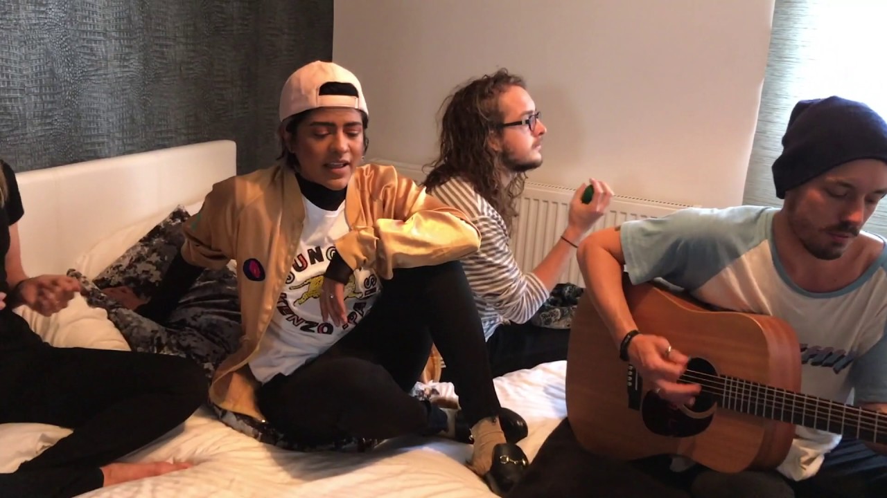 Tigertown performs "Lonely Cities" in bed | 