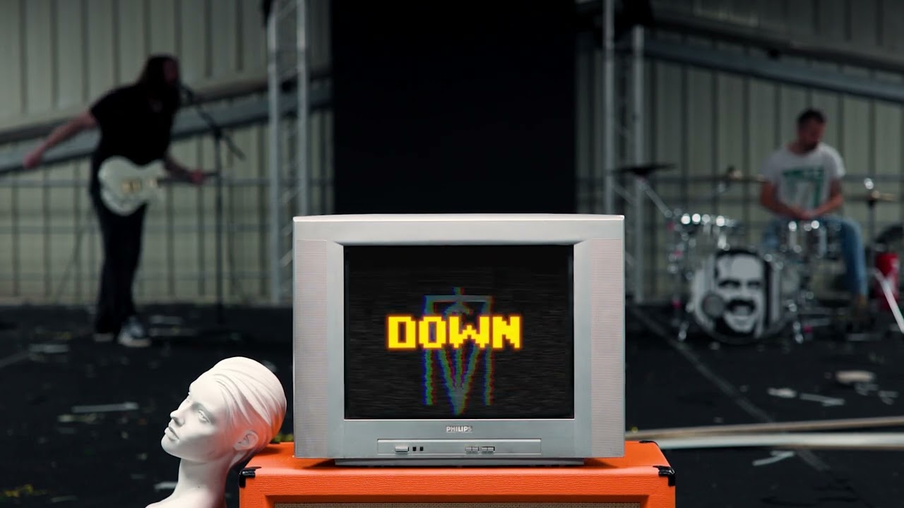 Watch The CHAINSAW MOTEL/Down_the_Row.exe (Visualizer) on YouTube Watch The CHAINSAW MOTEL/Down_the_Row.exe (Visualizer) on YouTube