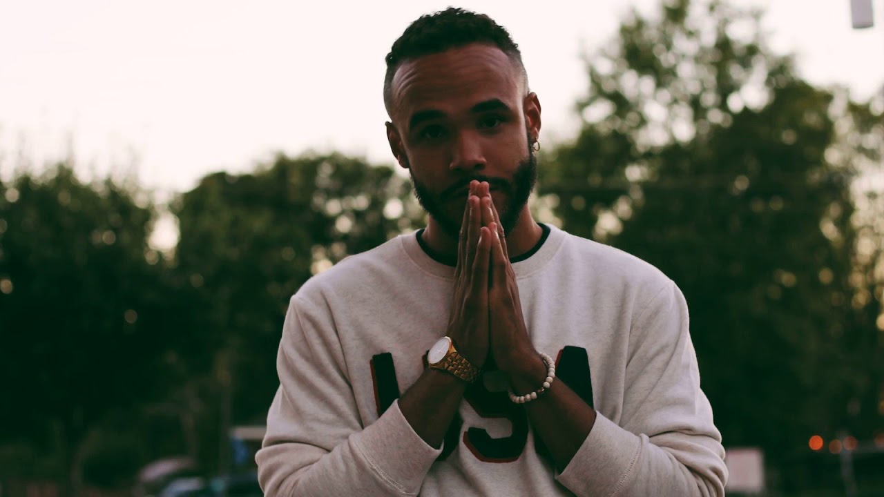 Tonton Malcolm Chester - Feel Like (ft. Rob:Earth-One) (Official Audio) di YouTube Tonton Malcolm Chester - Feel Like (ft. Rob:Earth-One) (Official Audio) di YouTube