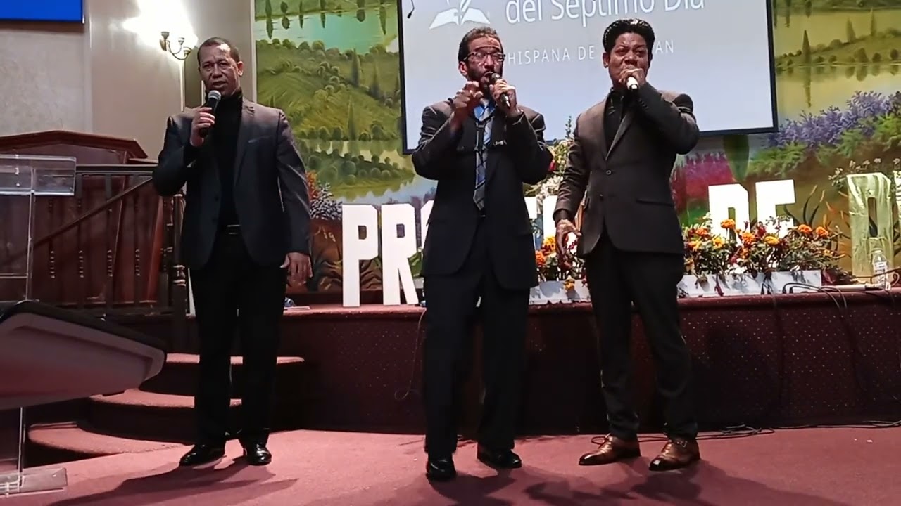 Máximo Vicente, Frank Valdez y José Gómez en concierto. Iglesia Dyckman. 10 22 2022