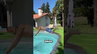Les Enfants À La Piscine