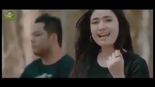 setia menanti