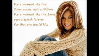 Kelly Clarkson A moment like this with LYRICS chords