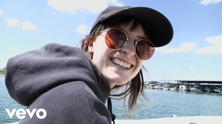 Faye Webster - I Know I'm Funny haha (Official Vid...