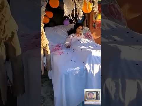 كوميديا الساحره الشريره وخدعة السرير كوميديا سيد الصباغ المايسترو