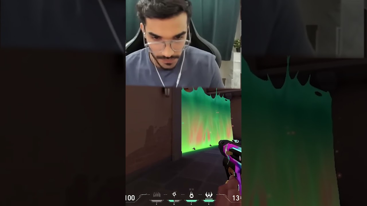 Outplaying Snax in Valorant 🤣  