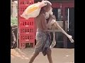 Shocking: 19,300 रुपये के लिए बहन का कंकाल कंधे पर लादकर बैंक पहुंचा भाई | Odisha Jitu Munda News