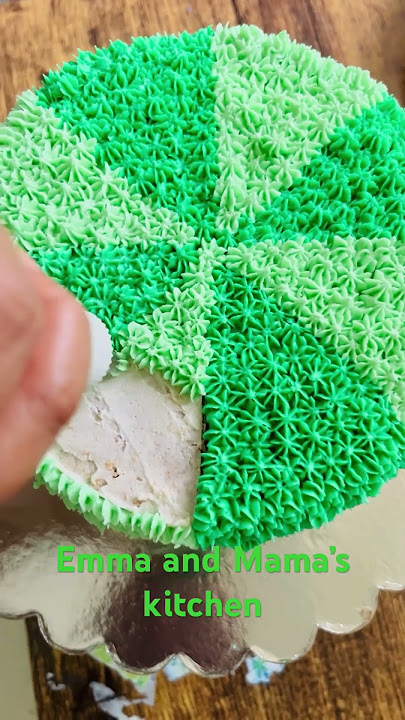 Emma and mama’s kitchen#Cocomelon cake#buttercream#follow#followforfollowback#