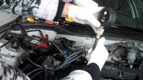 b16 compression test all cylinders.AVI