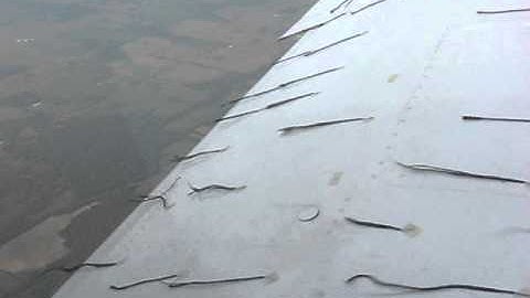 Wing root vortex generators on a Piper PA32 (tuft testing) - 25 degrees flaps