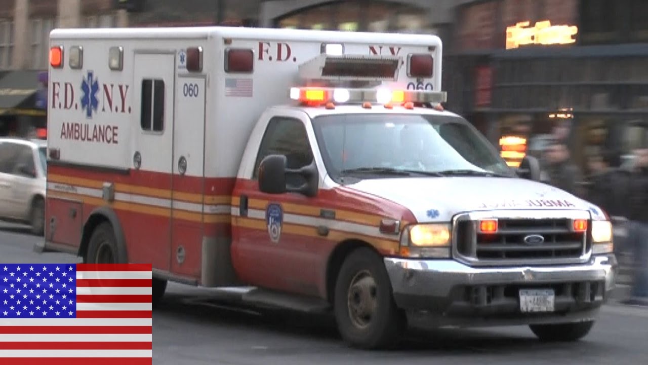 [NEW YORK CITY] FDNY EMS 060 responding on 8th Ave | Rettungswagen auf Einsatzfahrt