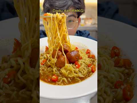 Makan Mie Kuah kacang 3 level
