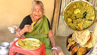 Khichuri Recipe | Easy and simple Bengali Khichuri recipe Cooking&Eating by Village Grandmother