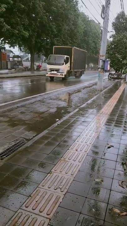 NYANTAI DULU MINUM AQUA, KOPI, DAN ROKOK DI PINGGIR JALAN #shorts#viral#trending#tiktok#fyp
