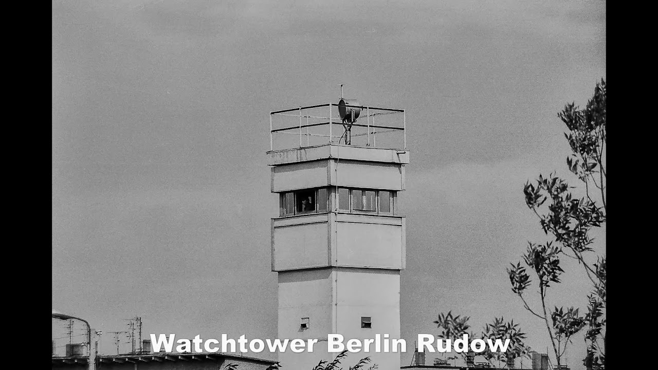 BW Photos Berlin Wall 1983