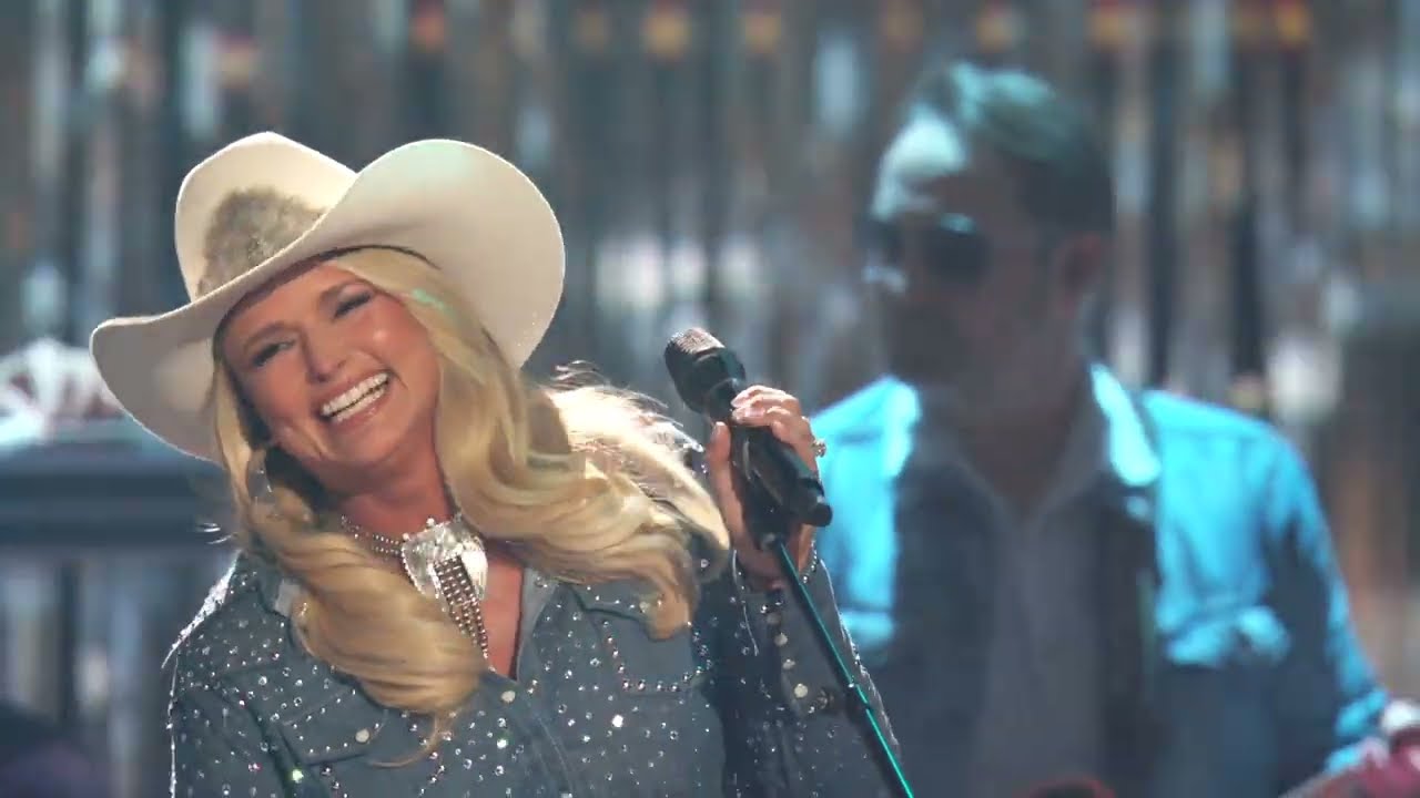@mirandalambert Performs "Crisco" [61st Academy of Country Music Awards]