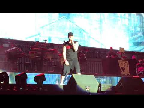 Eminem Sing For The Moment Reading Festival 2017 EPro Exclusive 