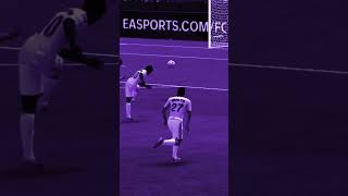 practicando tiros largos y cortos con regates rápidos #football #funny #fcmobile