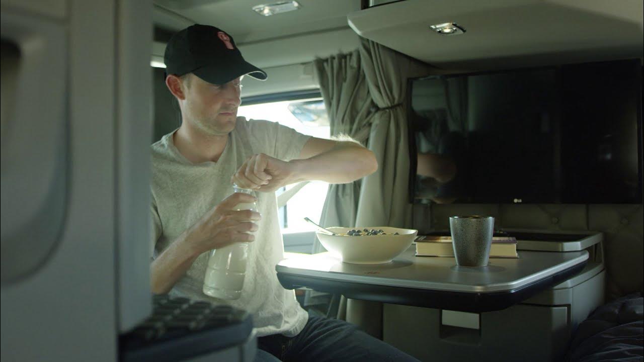 The New Kenworth T680 Next Generation Truck - Drivers Studio - YouTube