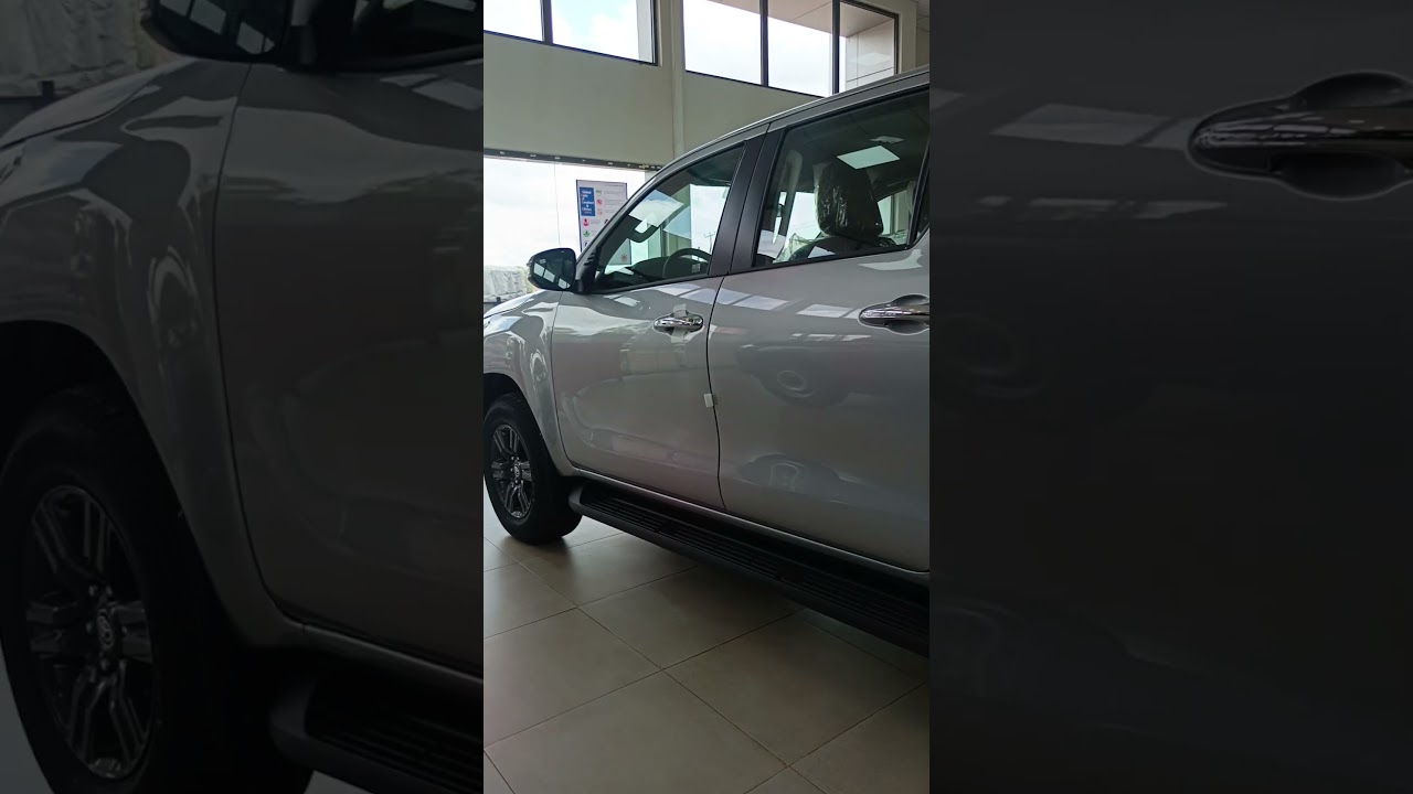 New Toyota Hilux 2025 Silver