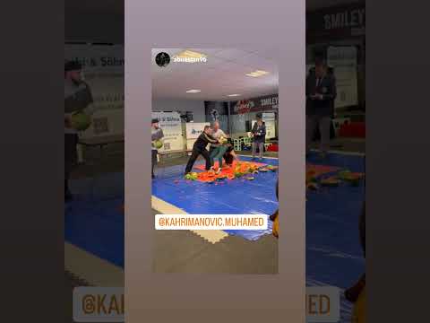 63χρονος σπάει 16 καρπούζια σε 1 λεπτό