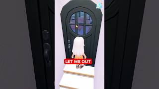 I Got LOCKED Inside Someone’s House 😭