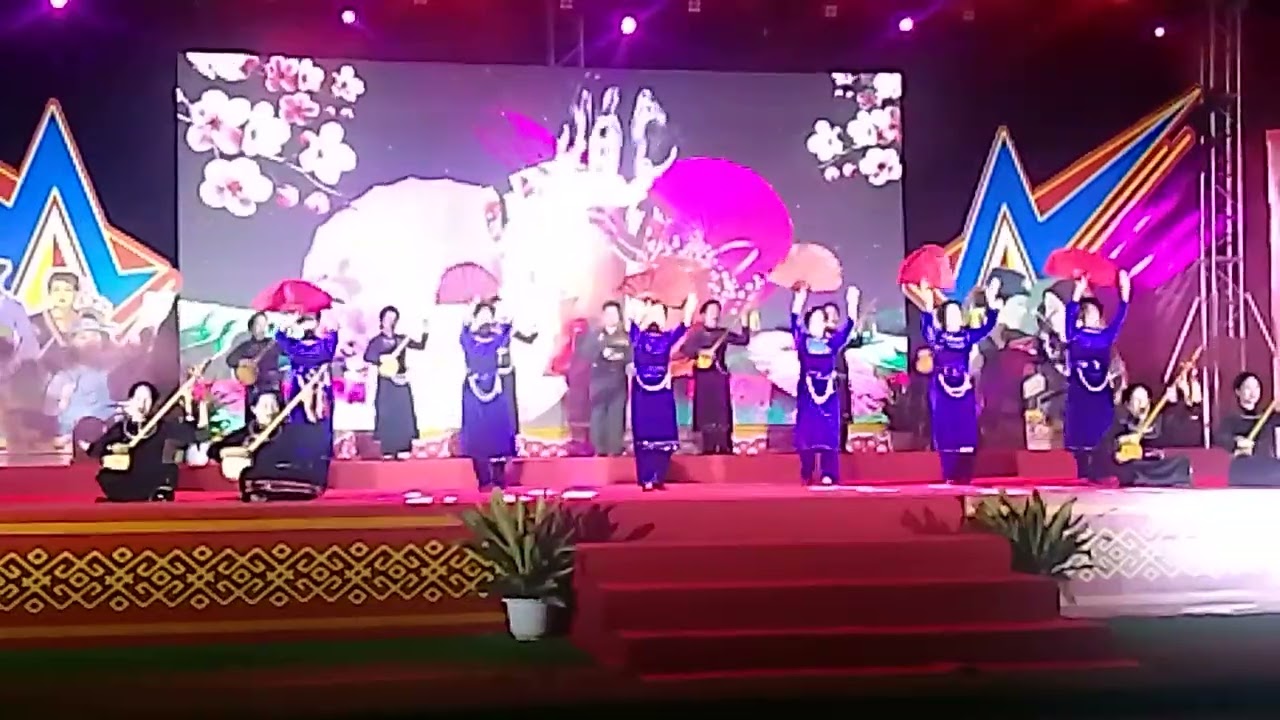 ĐÀI HOA DÂNG BÁC.   ST:  Hoàng Văn Tiệp. Phổ giai điệu  nghệ nhân Vy Liên.