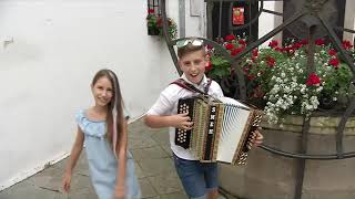 DERE SEN JAZ MALI BIJA      Ben-Maj & Julia